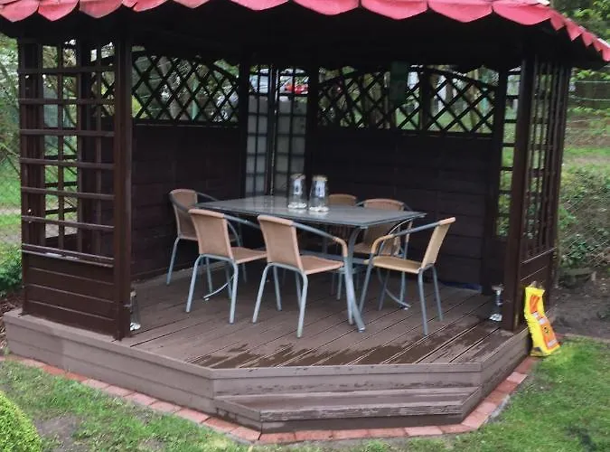 Kamien Nad Jeziorem Z Jacuzzi Lodge