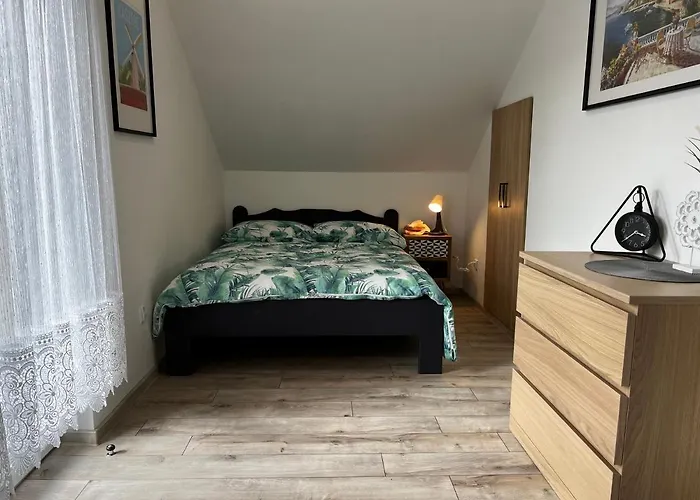 Kamien Nad Jeziorem Z Jacuzzi Jelenska Huta